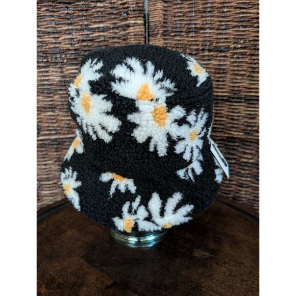 NWT Y2K Sherpa Fleece Daisy Bucket Hat Womens OS Floral 90s Fairy Grunge Hip Hop - Picture 4 of 9
